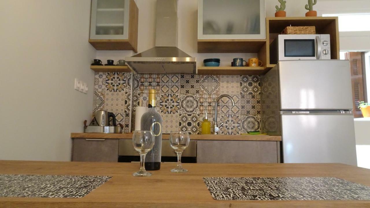 Elegant And Comfortable Apartment In The City Center Ermoupoli Luaran gambar