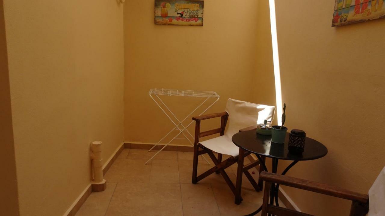 Elegant And Comfortable Apartment In The City Center Ermoupoli Luaran gambar
