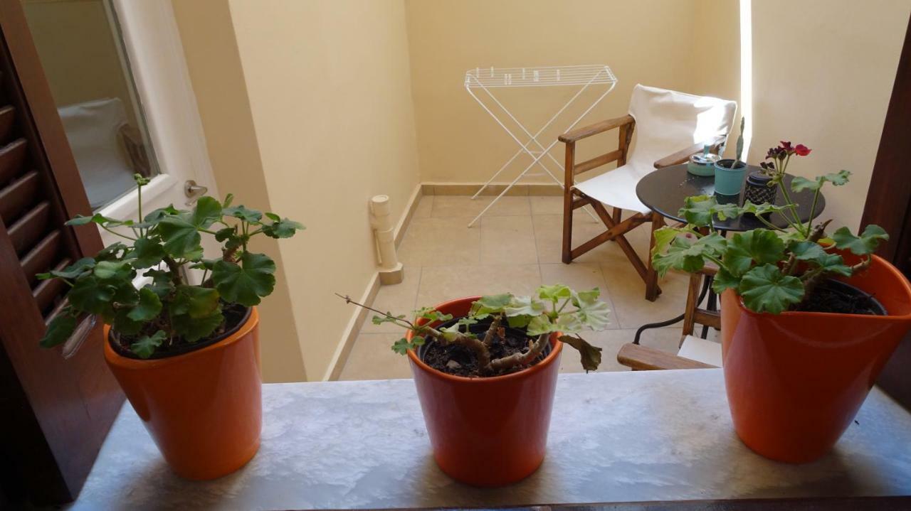 Elegant And Comfortable Apartment In The City Center Ermoupoli Luaran gambar