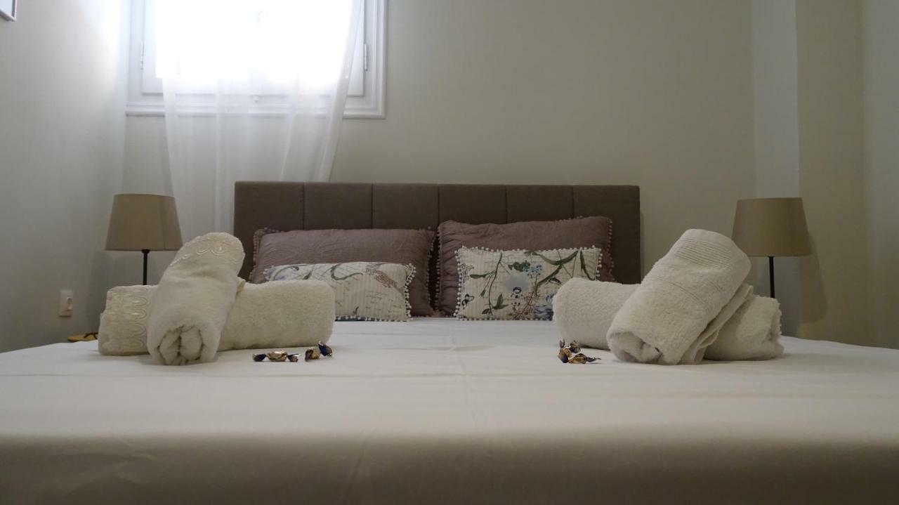 Elegant And Comfortable Apartment In The City Center Ermoupoli Luaran gambar