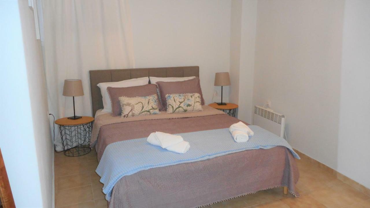 Elegant And Comfortable Apartment In The City Center Ermoupoli Luaran gambar